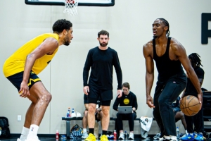 哈利伯顿vs76人直播_NBA高清免费观看_哈利伯顿vs76人比赛回放视频集锦