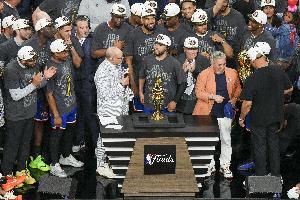 NBA勇士直播_高清免费观看_勇士比赛回放视频集锦